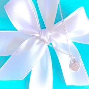 🌷 NWOT Tiffany & Co. Delicate Mini Heart Tag Pendant on 18” Chain
